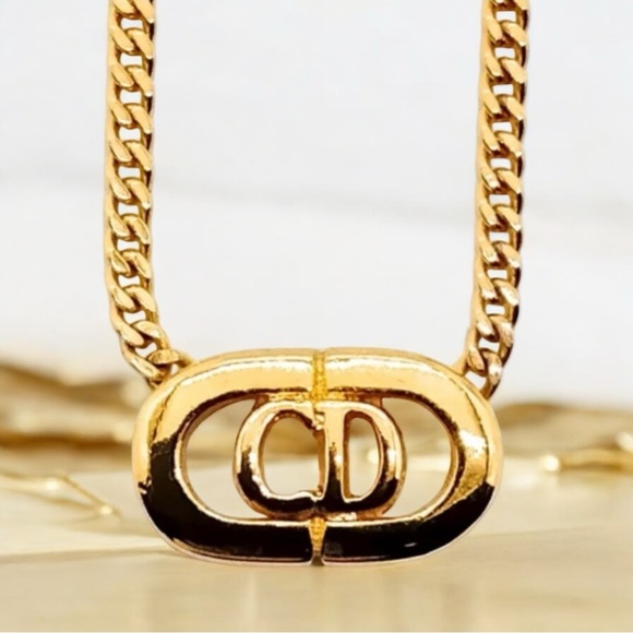 Christian Dior Signature CD Necklace 🔥😍❤️